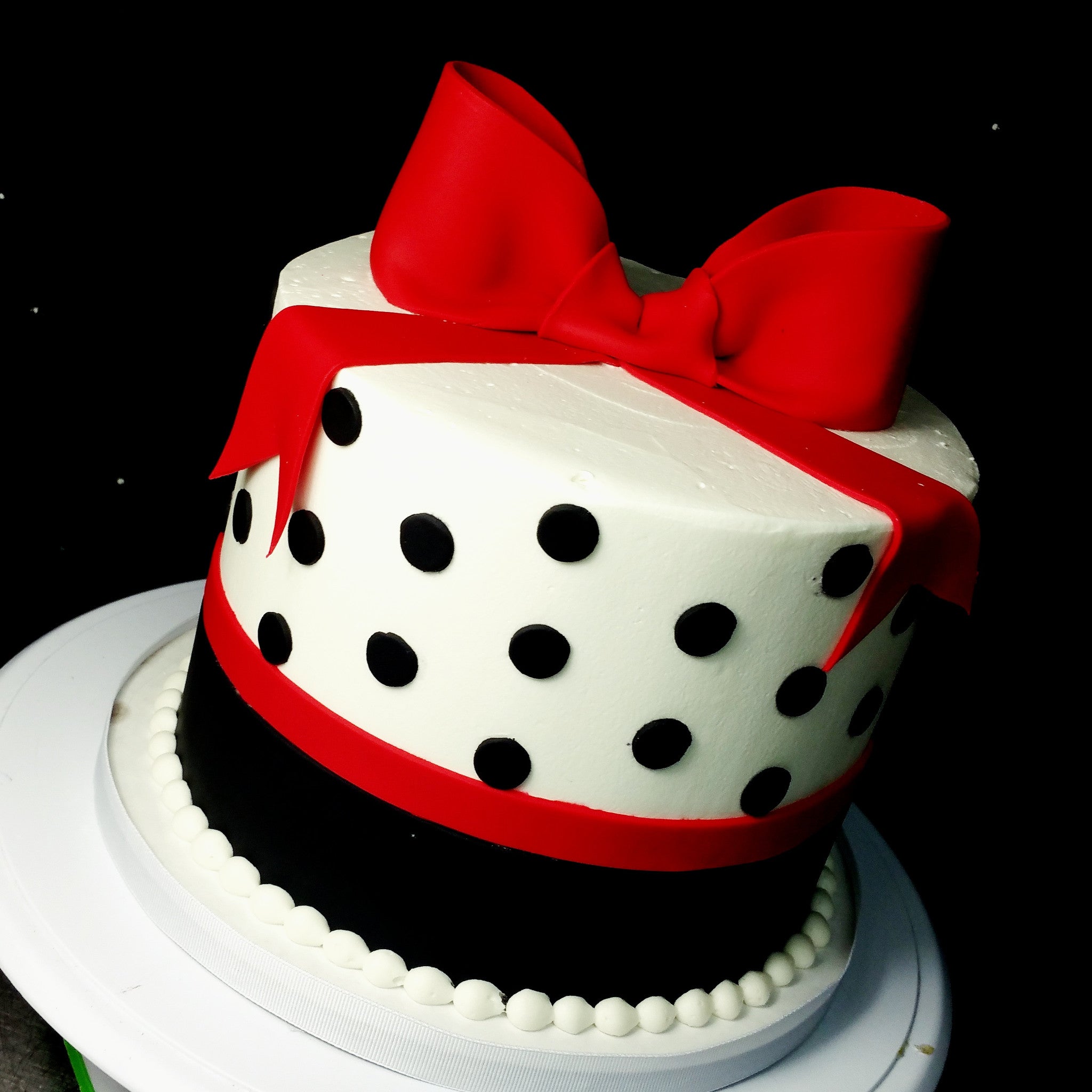 Red and black zebra stripe cake - Decorated Cake by Mark - CakesDecor