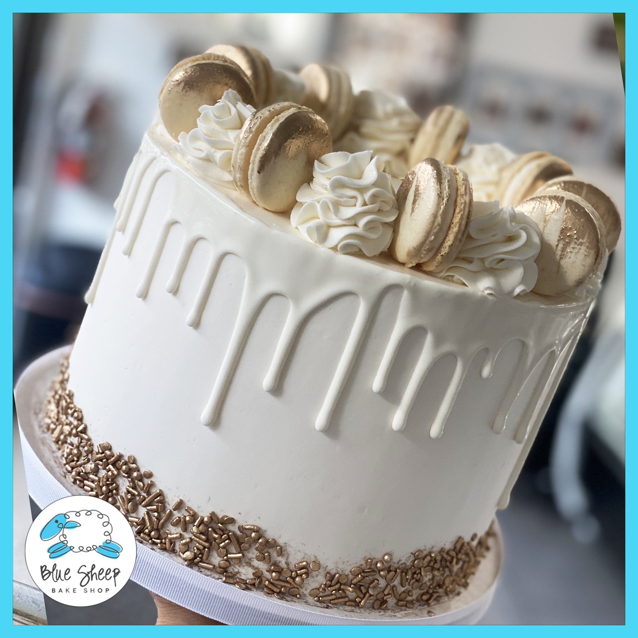 Rustic Birthday Cake with Macarons | Cake delivery Mauritius